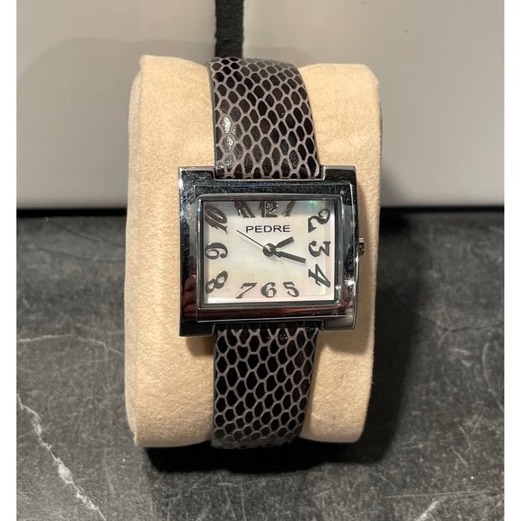 SALE!!! Ladies Pedre Leather Band Watch- New Battery (13) - Picture 1 of 2